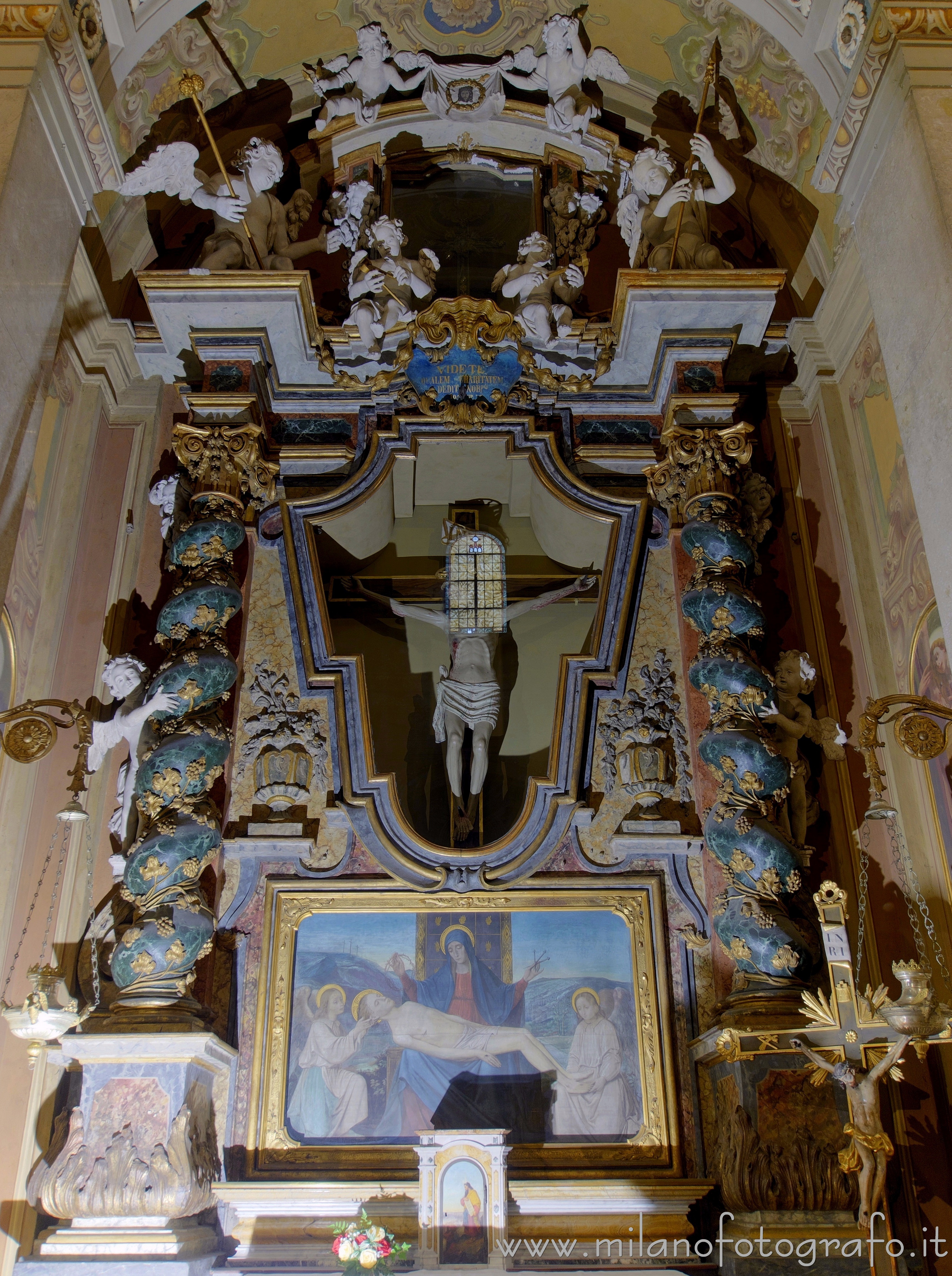 Busto Arsizio (Varese, Italy) - Retable of the Altar of the Crucifix in the St. Michael the Archangel Church - Full resolution picture